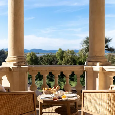 Couette-café Chateau Pascalette La Londe-les-Maures