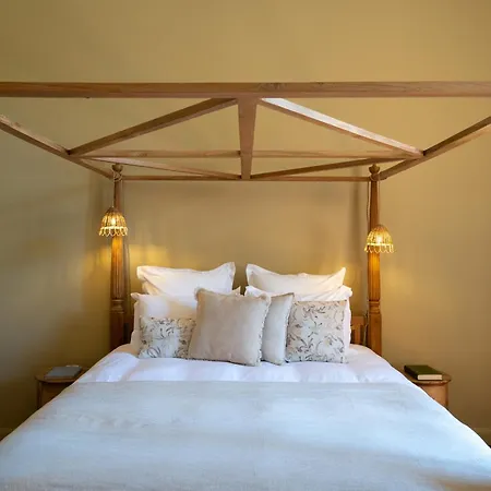 Chateau Pascalette לינה וארוחת בוקר 4*