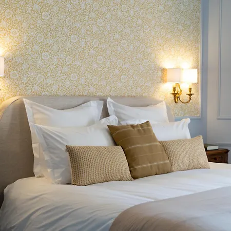 Couette-café Chateau Pascalette 3*
