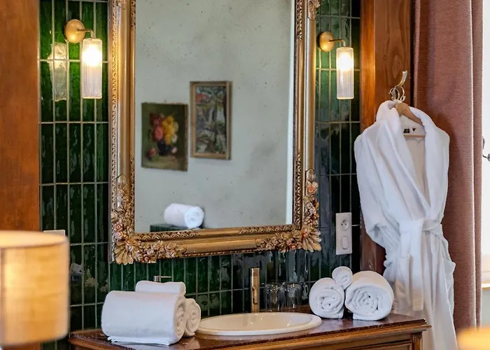 Chateau Pascalette Couette-café 4*