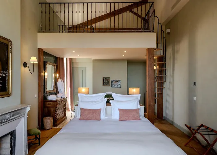 Chateau Pascalette Couette-café 4*