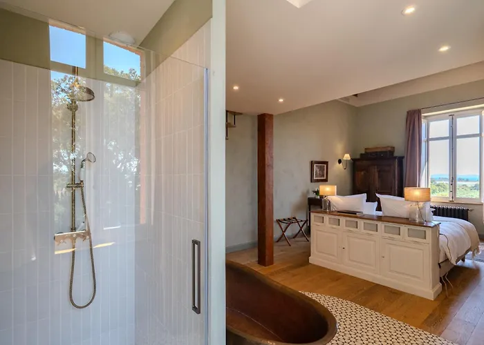 Chateau Pascalette Couette-café