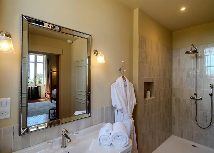 Chateau Pascalette Couette-café 4*